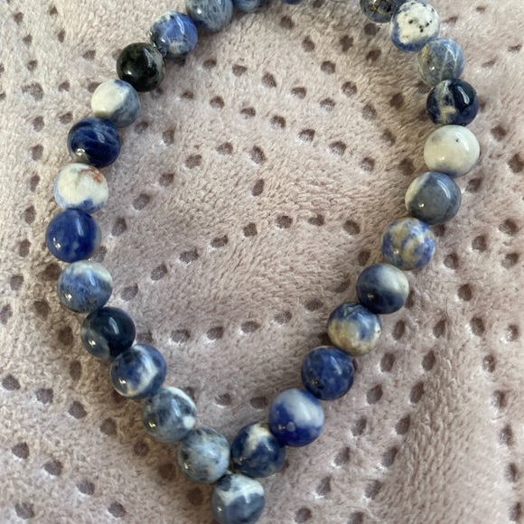 Sodalite stretch bracelet - Picture 3 of 5